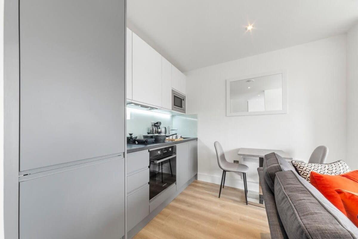 Bright Contemporary Studio In East Grinstead Exterior foto